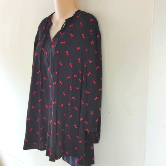 Torrid Rayon Twill Tie Neck Red Bow Top - Picture 7 of 16